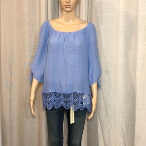 NWOT On or Off-the-shoulder blouse